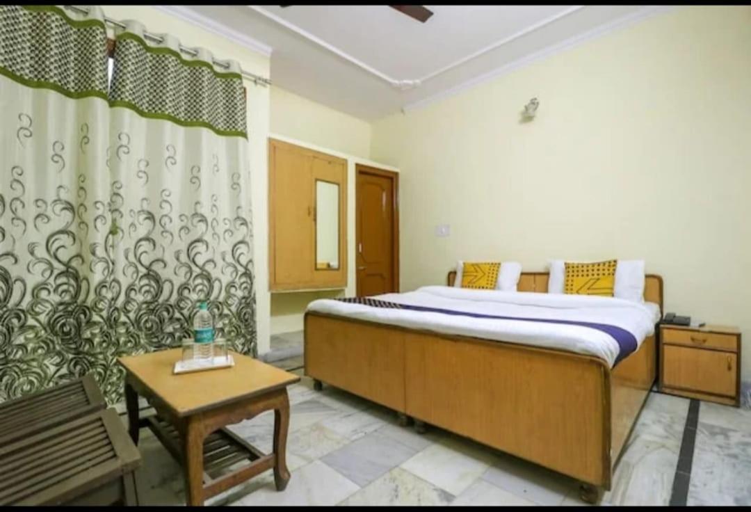 Hotel Dhanua Palace 2*